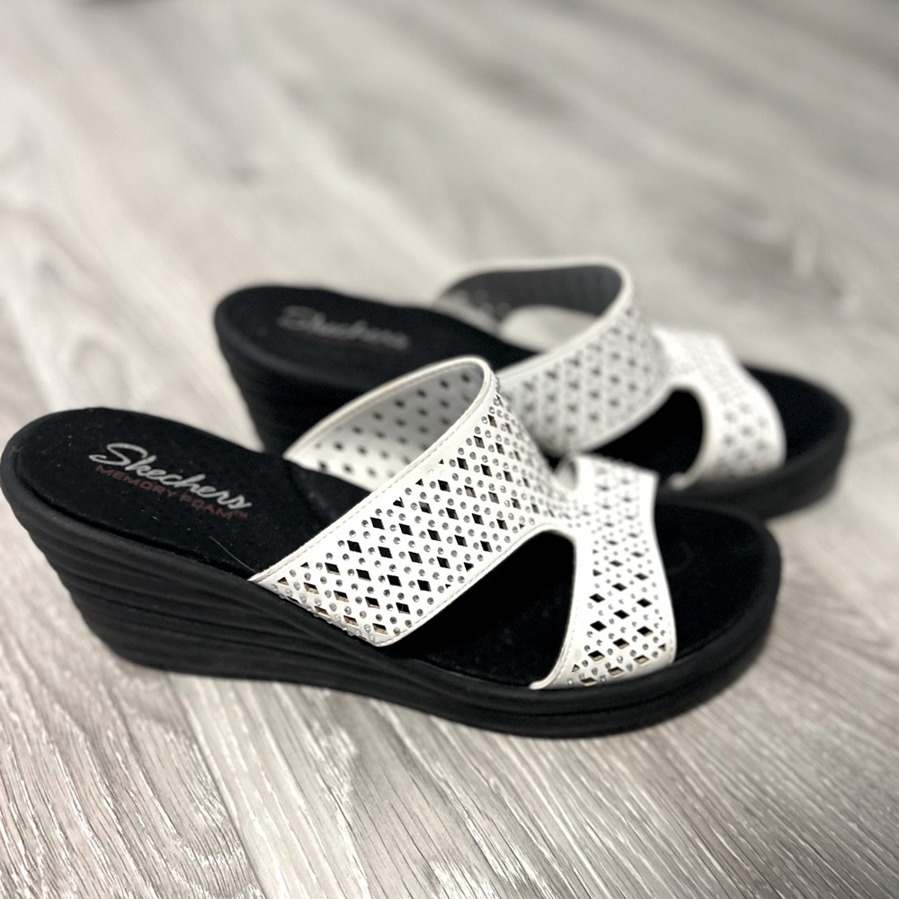 Skechers wedge sandals